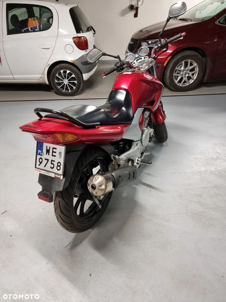 Yamaha YBR - 8