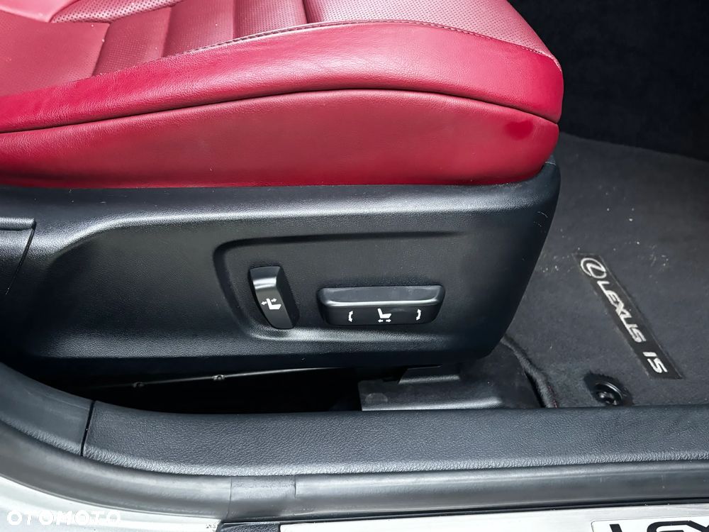 Lexus IS 200t Sport Line - 18