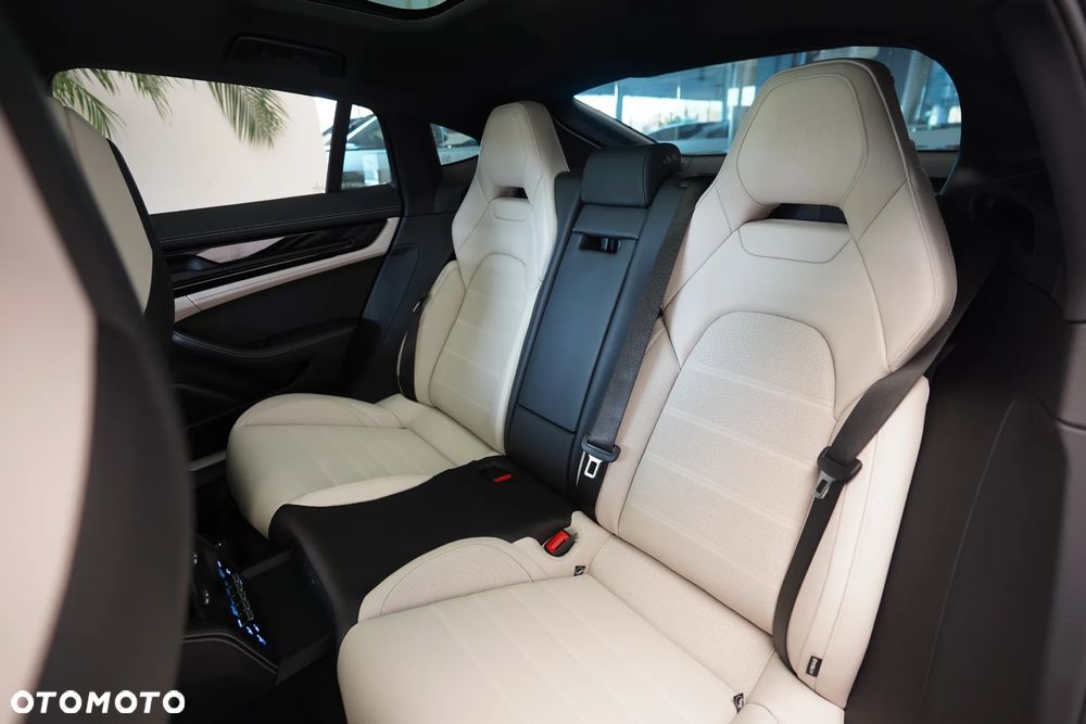 Porsche Panamera - 11