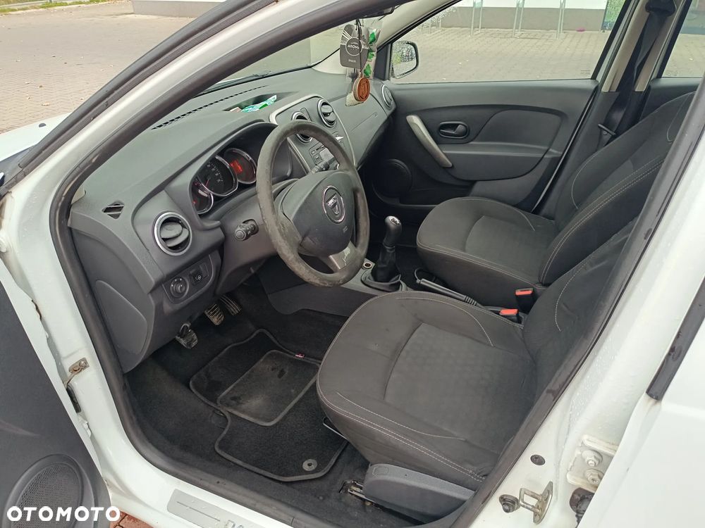 Dacia Logan 1.2 16V Access EU6 - 7