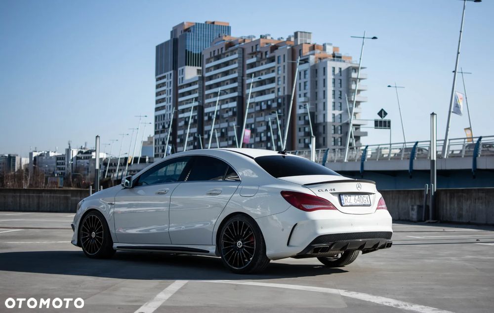 Mercedes-Benz CLA 45 AMG 4-Matic - 7