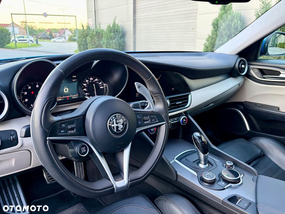 Alfa Romeo Giulia 2.0 Turbo 16V AT8 Veloce - 19