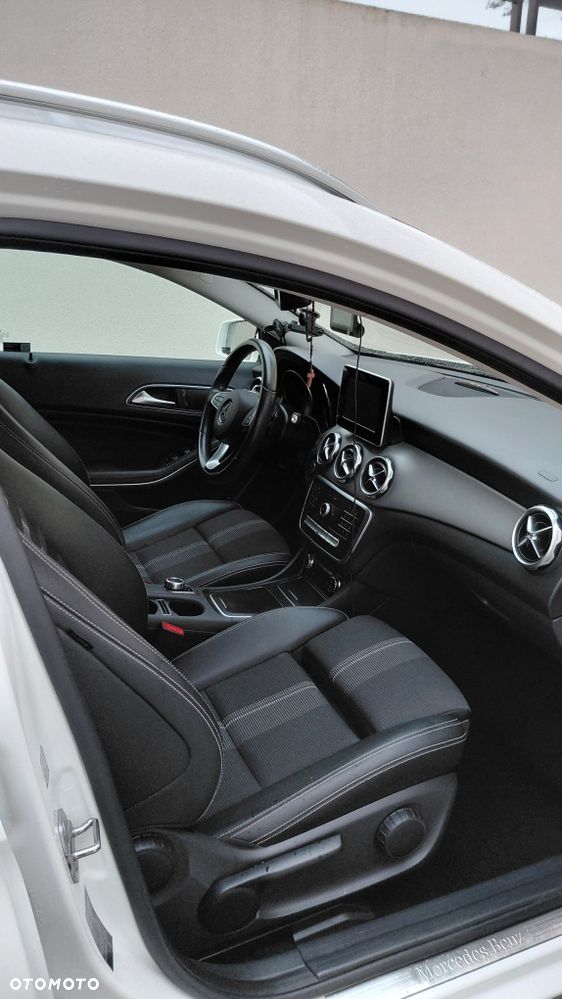 Mercedes-Benz GLA - 4