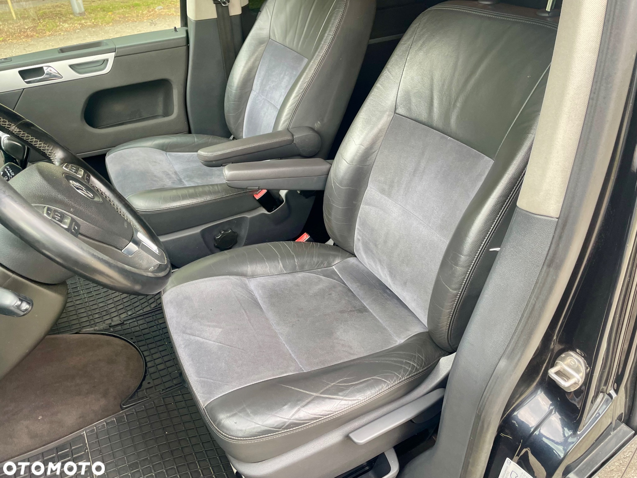 Volkswagen Multivan - 16