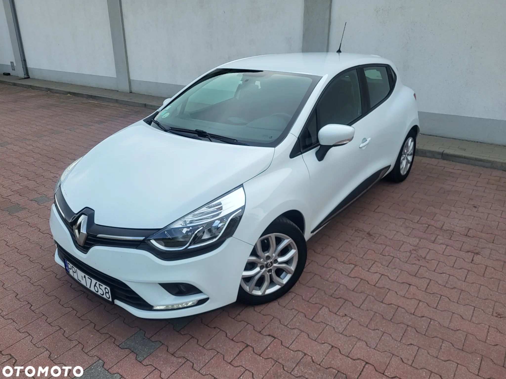 Renault Clio - 1