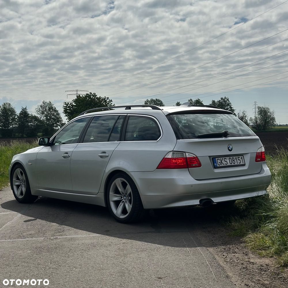 BMW Seria 5 520i - 6
