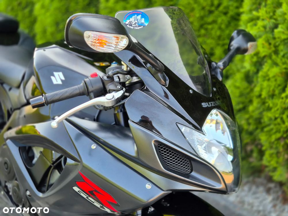 Suzuki GSX-R - 10