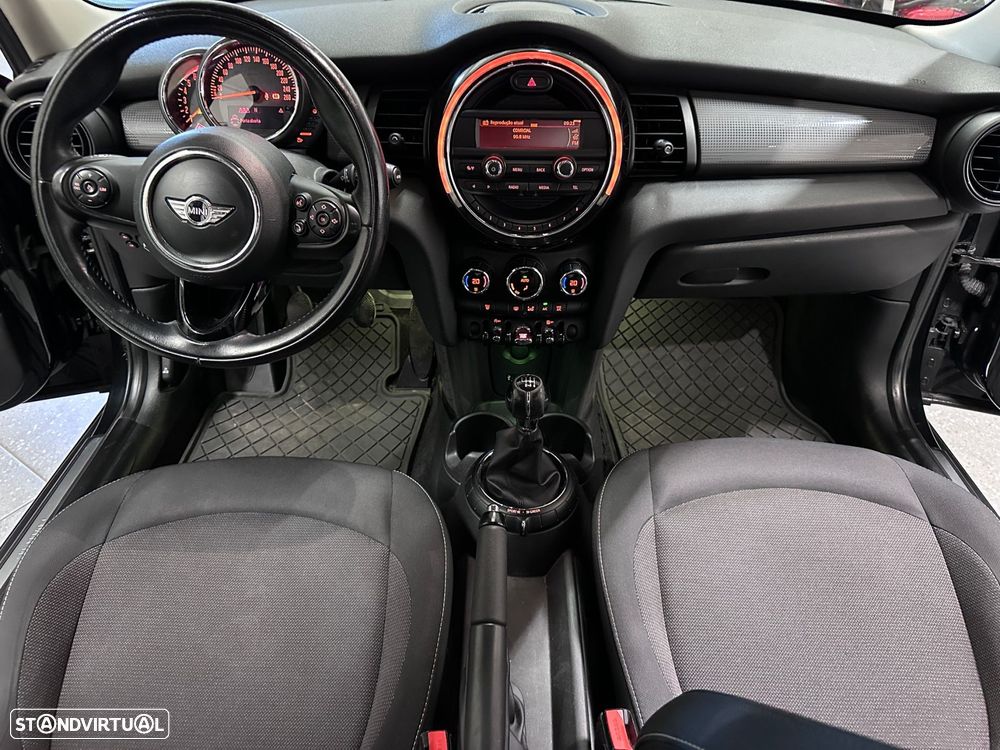 MINI 5 Portas One D - 22