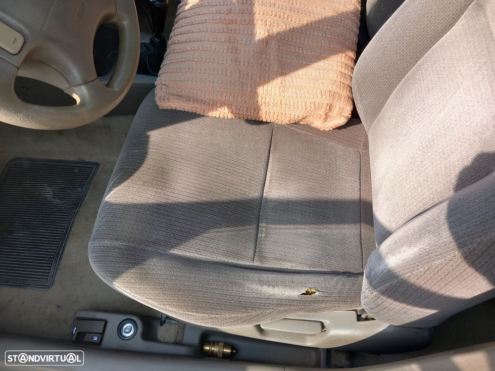 Honda Civic 1.6i - 4