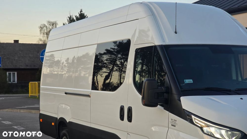 Iveco ❗️❗️DAILY 3.0 180KM MAXI 50C18 L4H3 JAK NOWY ❗️❗️NOWY MODEL / ZABUDOWA VIP 9 OSÓB HAUSER / 3500KG HAK / PIERWSZY WŁASCICIEL / BLASZAK / NAVI / KAMERA COFANIA / ZAWIESZENIE PNEUMATYCZNE AIR-PRO  / KLIMATYZACJA POSTOJOWA / SKRZYNIA MANUALNA / BLIŹNIAKI / TEMPOMAT / WERSJA WZMOCNIONA / FULL OPCJA / SERWIS ASO / SALON POLSKA / 35C15 50C15 35C18❗❗ JAK Z SALONU - NOWY -❗❗ - 30