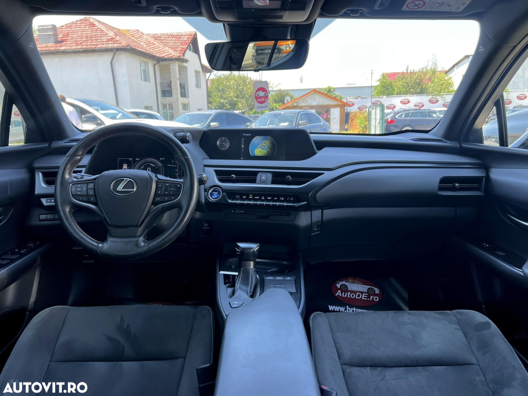Lexus UX - 7