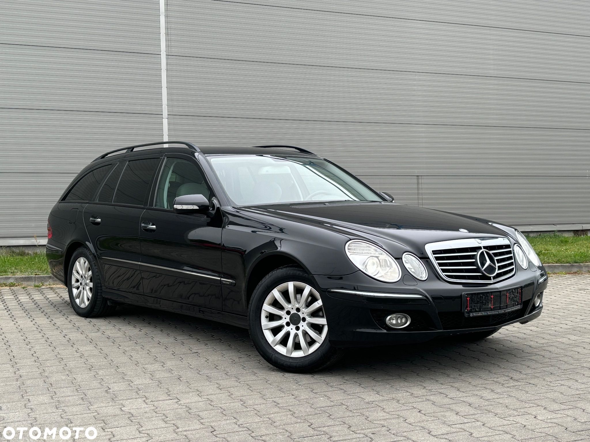 Mercedes-Benz Klasa E 200 T Kompressor Elegance - 1