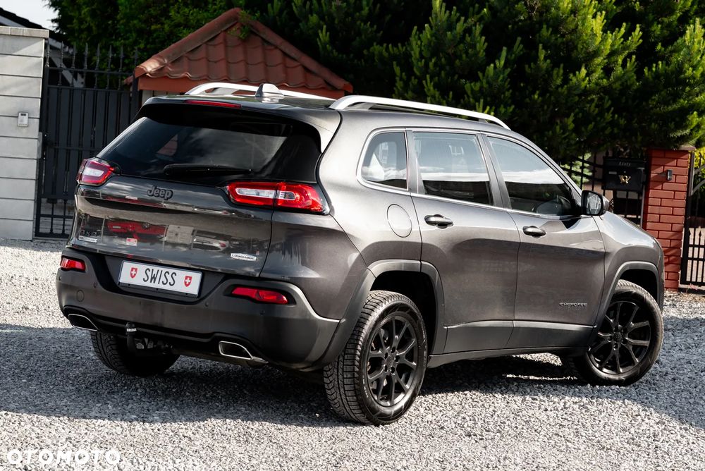 Jeep Cherokee - 10