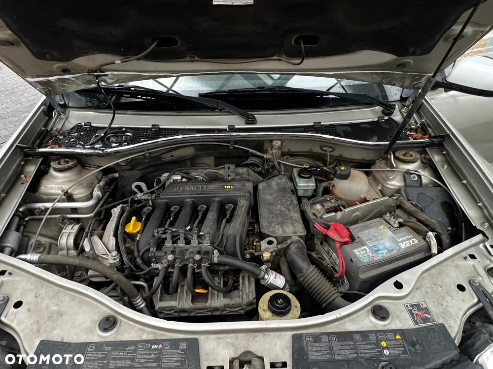 Dacia Duster 1.6 Laureate 4x4 - 14