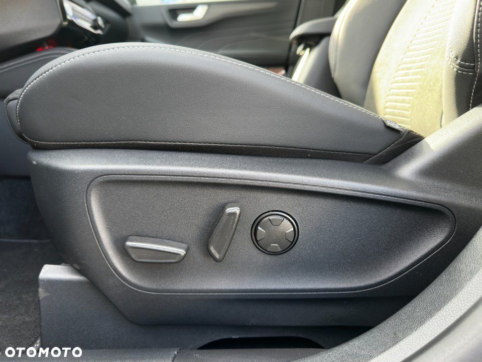 Ford Kuga - 16