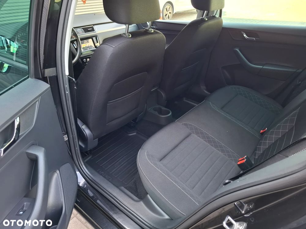 Skoda RAPID Spb 1.6 TDI DPF Style - 10