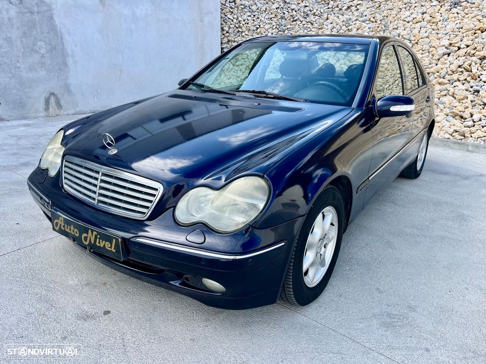 Mercedes-Benz C 200 - 11