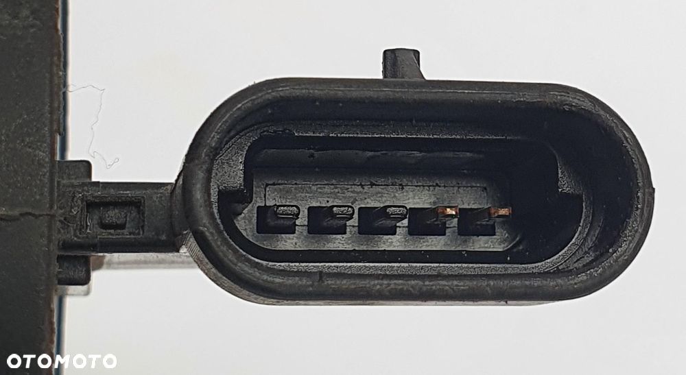 PRZEPŁYWOMIERZ POWIETRZA OPEL ASTRA III H 1.6 16V - 3