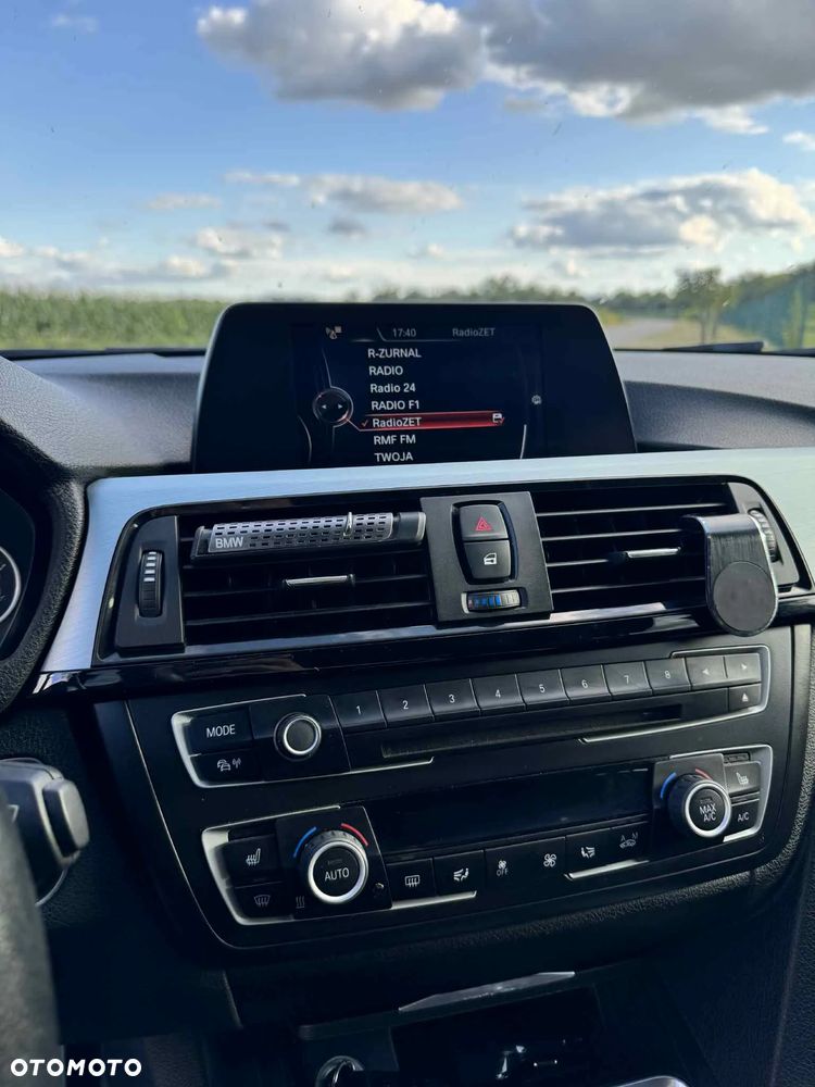 BMW Seria 3 325d Sport Line - 13