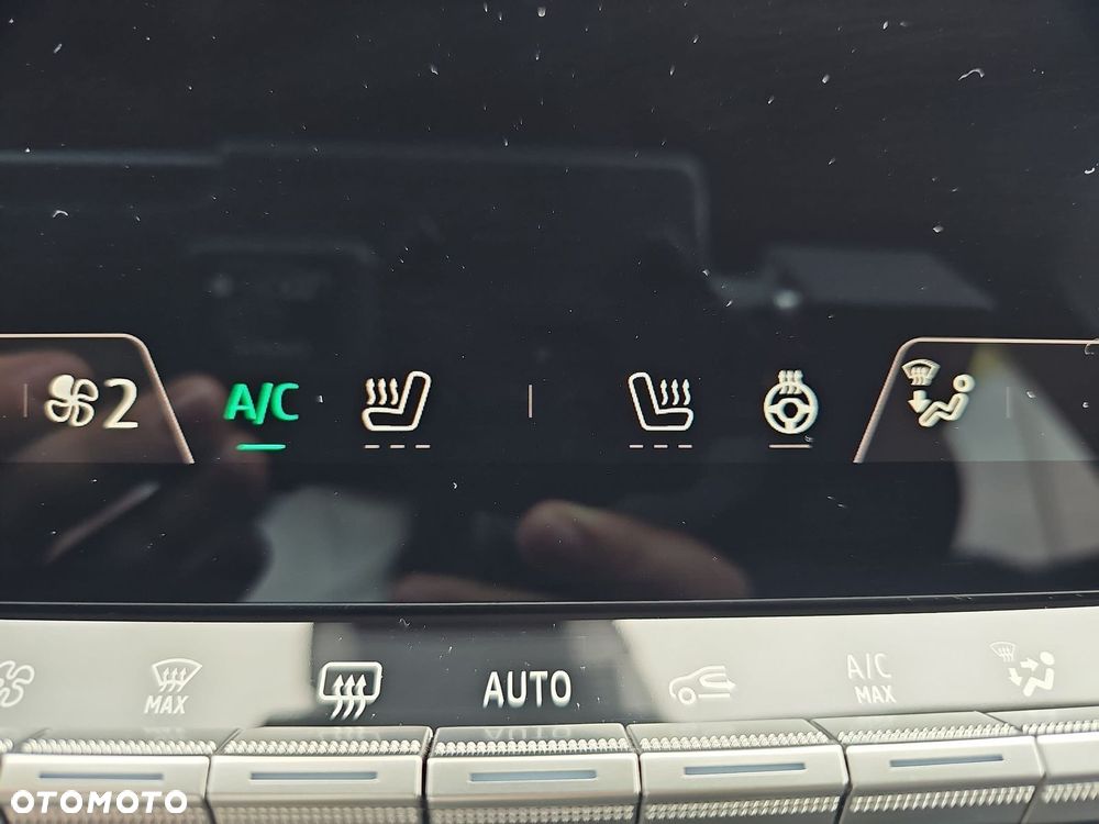 Renault Captur - 28