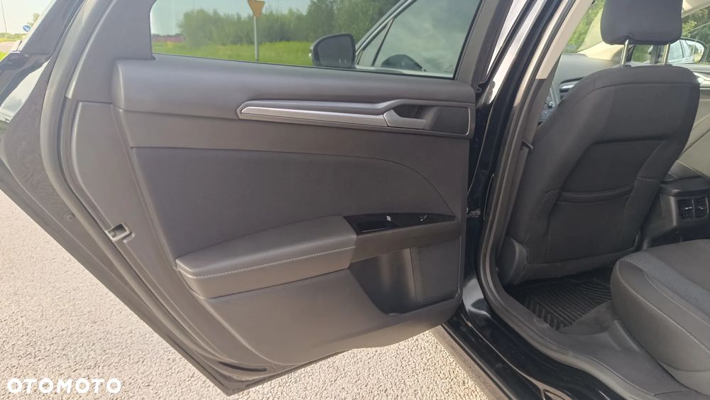 Ford Mondeo 2.0 EcoBoost Titanium - 17