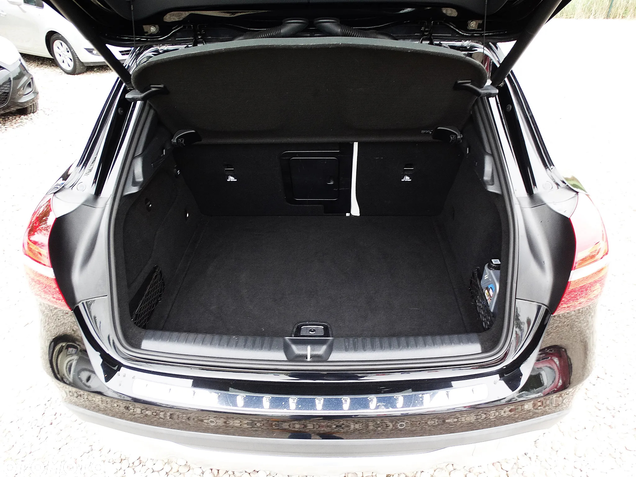 Mercedes-Benz GLA 200 7G-DCT Urban - 32