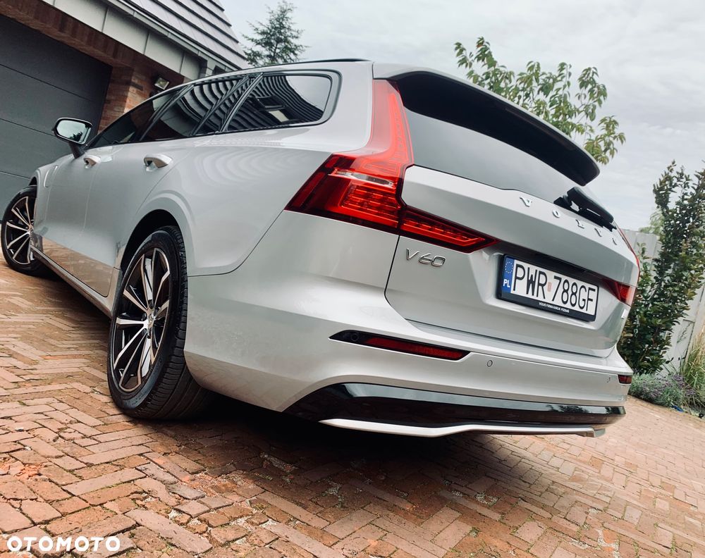 Volvo V60 T6 AWD Recharge Plus Dark - 4