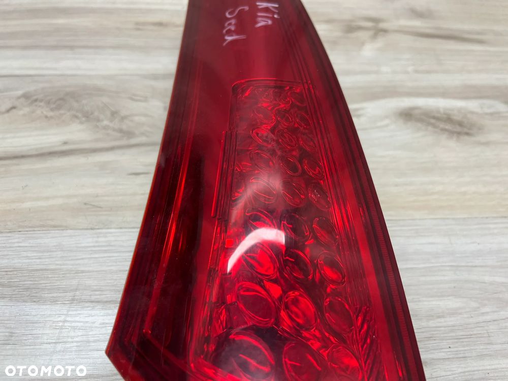 LAMPA TYLNA LEWA KIA CEED I LIFT KOMBI EUROPA - 4