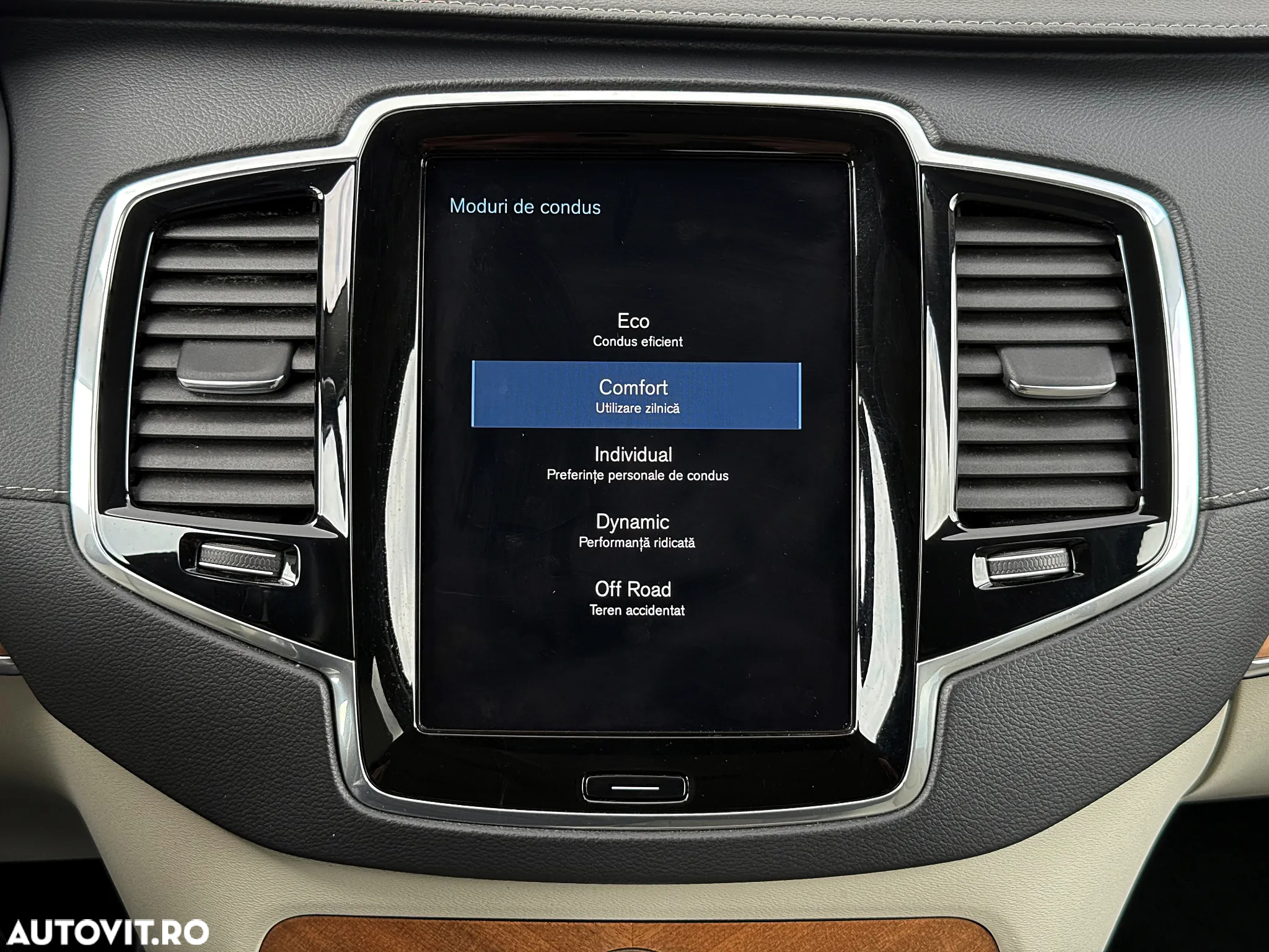 Volvo XC 90 B5 D AWD Geartronic Inscription - 32