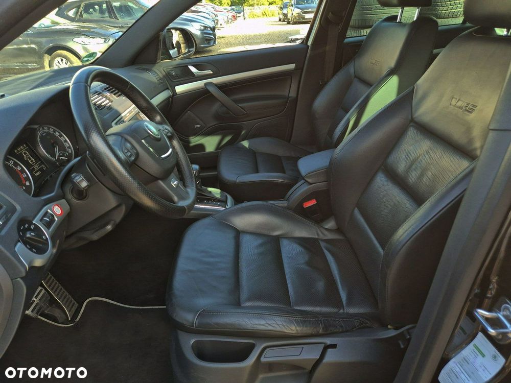 Skoda Octavia Combi 2.0 TDI CR DPF DSG RS - 14