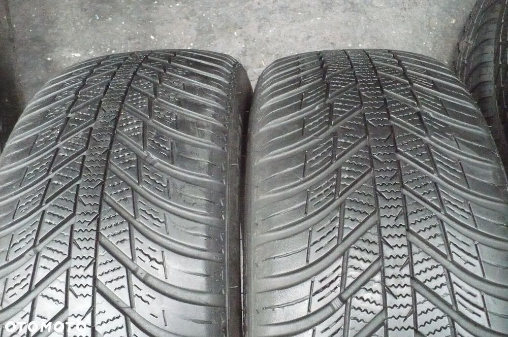2x NEXEN N'Blue 4 Season 215/55R17 5,6mm 2020 - 1