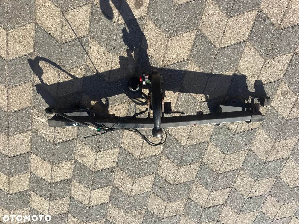 BMW E87 HAK HOLOWNICZY - 1