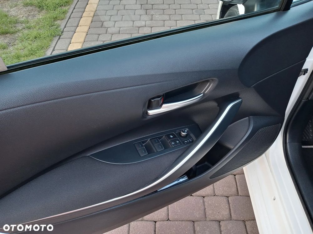 Toyota Corolla 1.8 Hybrid Comfort - 17