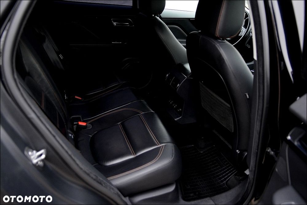 Jaguar F-Pace 2.0 i4D AWD Prestige - 23