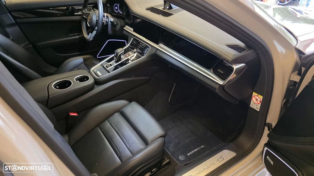 Porsche Panamera Sport Turismo 4S E-Hybrid - 56