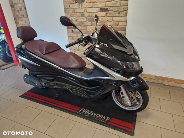 Piaggio X10