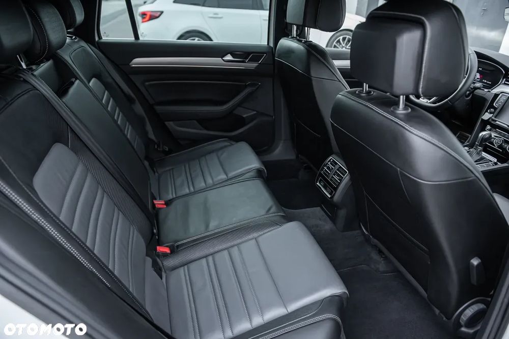 Volkswagen Passat - 31