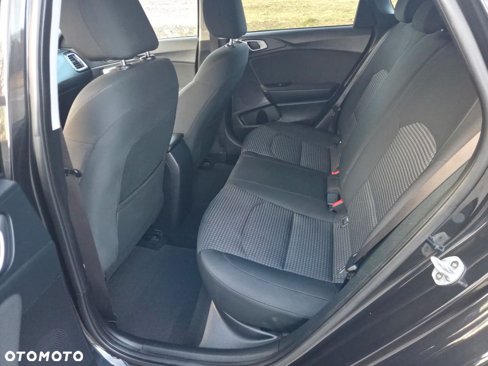 Kia Ceed 1.4 Attract - 14