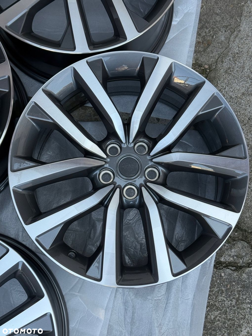Oryginalne felgi OE Land rover Discovery V 5 Alufelgi 21 5x120 L462 Range - 7
