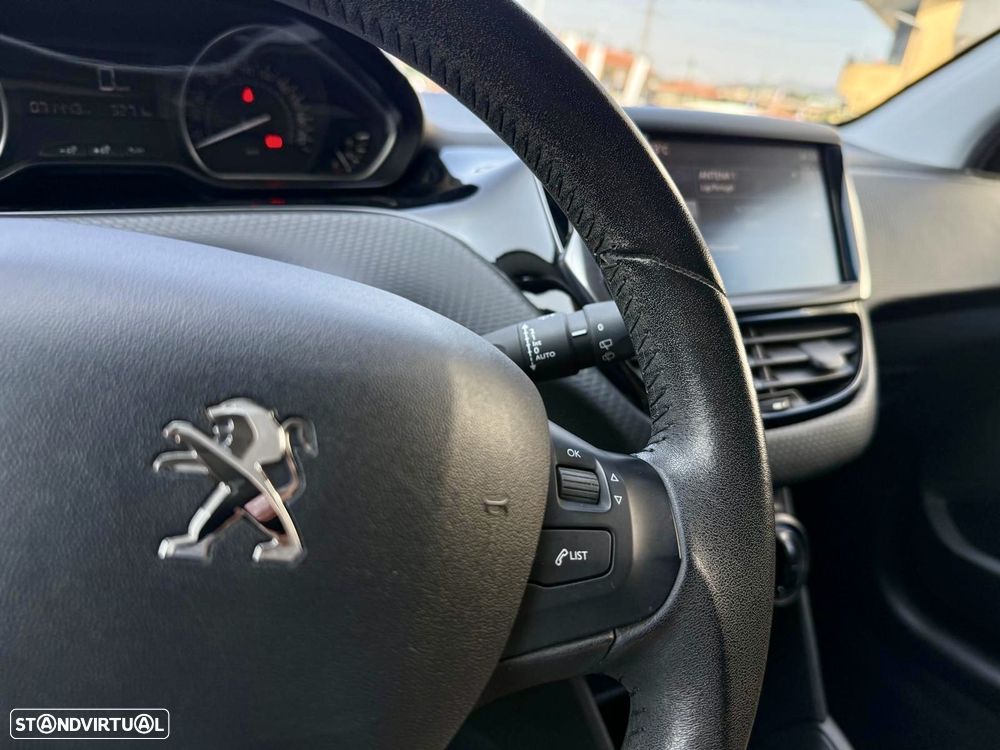 Peugeot 208 1.2 PureTech Style - 19