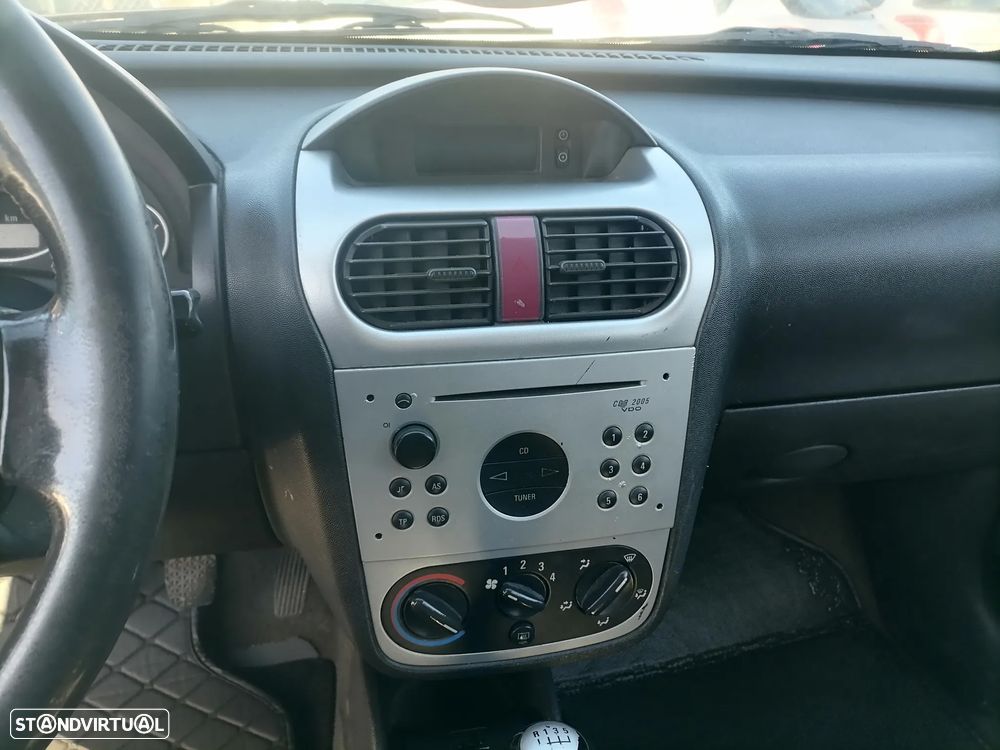 Opel Corsa 1.2 16V Confort - 16