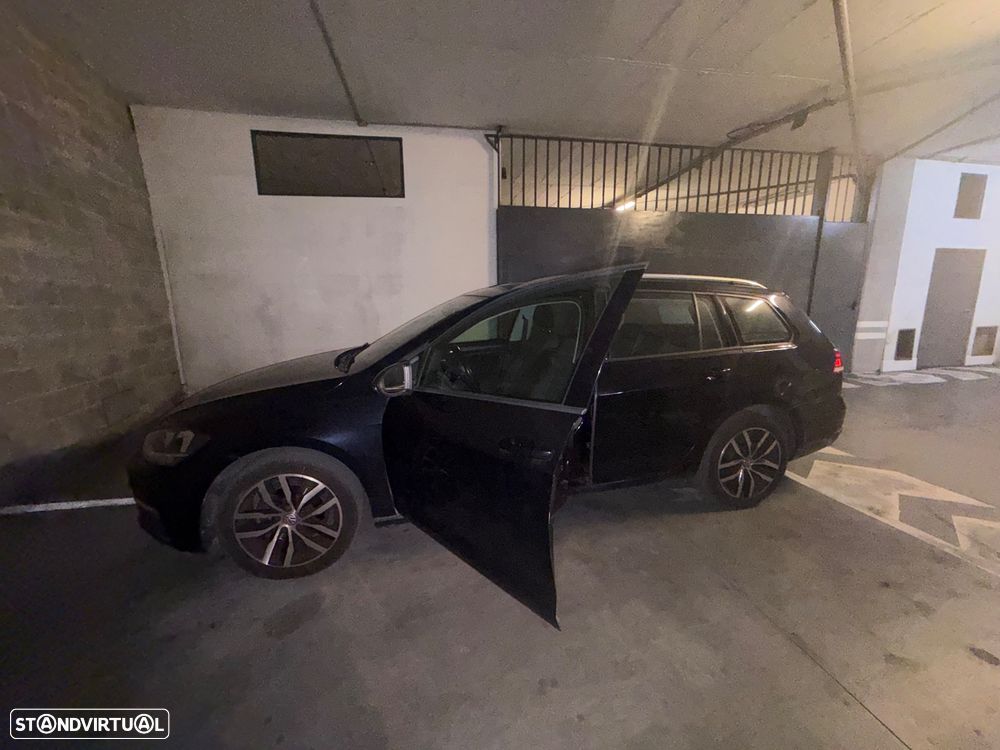 VW Golf Variant 1.6 TDi Confortline - 12
