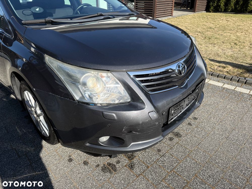 Toyota Avensis 1.8 Comfort - 8