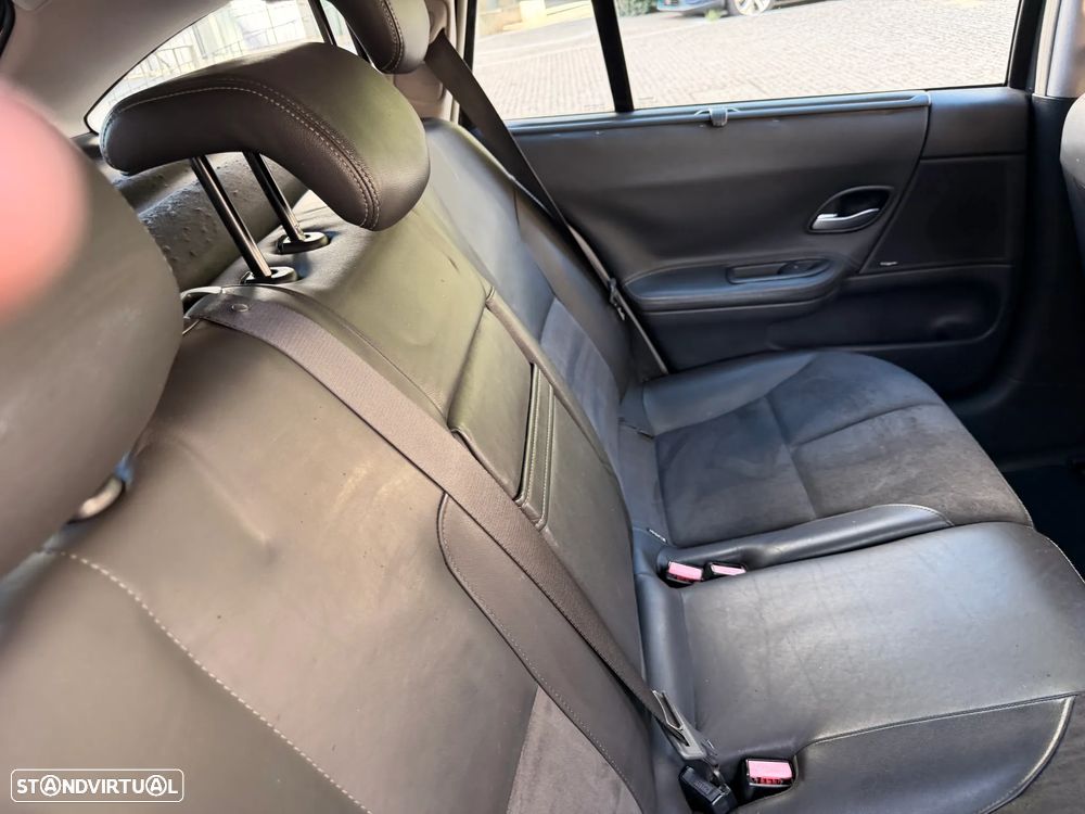 Renault Laguna Break 1.9 dCi Dynamique Luxe - 19