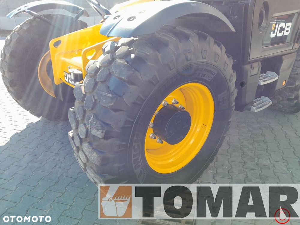 JCB 560-80 2023R agri - 20