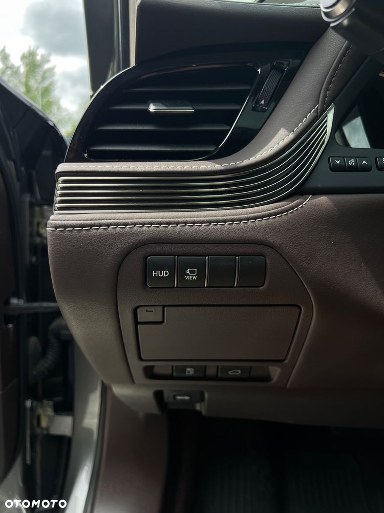Lexus LS - 12