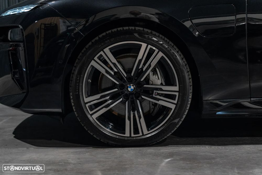 BMW 750 e xDrive - 35