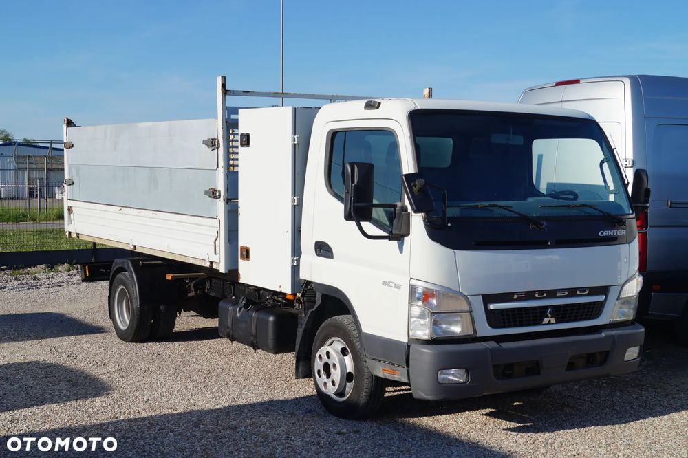Mitsubishi CENTER FUSO - 19