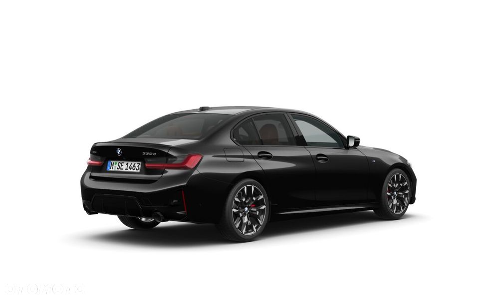 BMW Seria 3 330d xDrive mHEV - 16