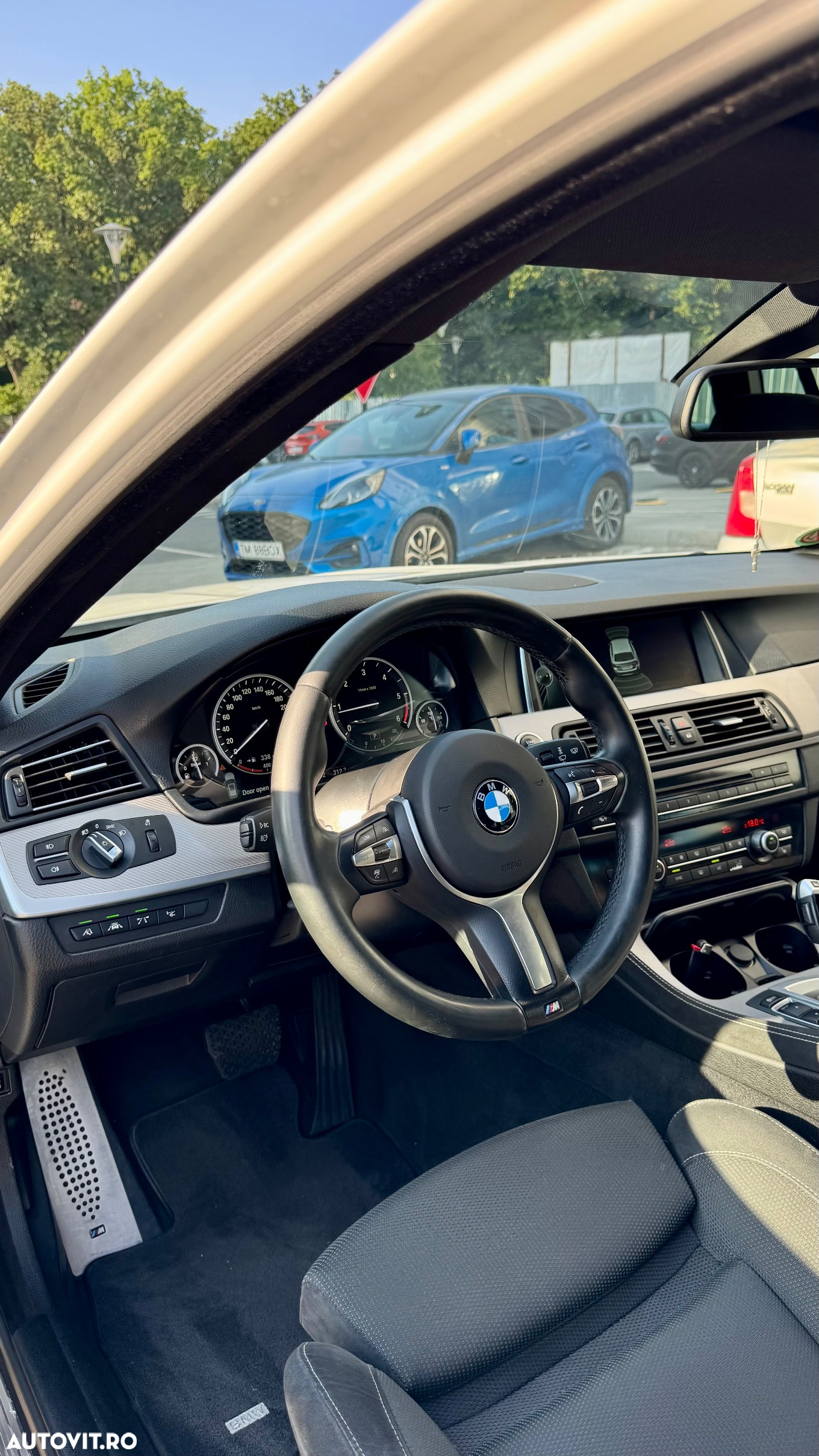 BMW Seria 5 520d xDrive - 7